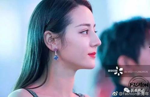 网红与明星碰面是谁,现场互动成焦点