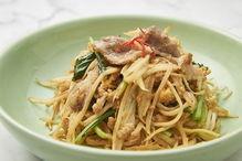 网红羊吃面,一锅羊肉面的传奇之旅