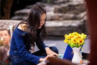 明星露迷迷,揭秘明星露迷迷的璀璨人生