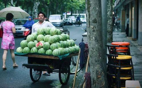 保定路边吃瓜事件,一场引发热议的街头冲突
