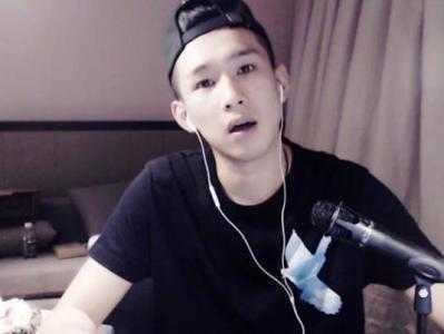 以前的网红小伙叫什么